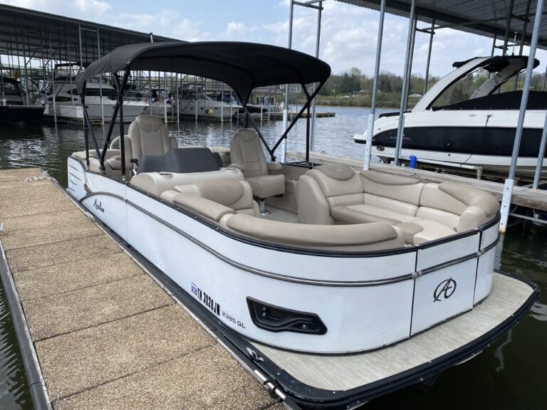 White Avalon Tri-Toon